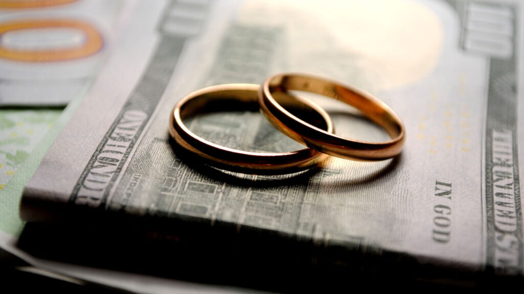 Marriage and Money Shutterstock 567274903 LifeGuideMarr 1024x576